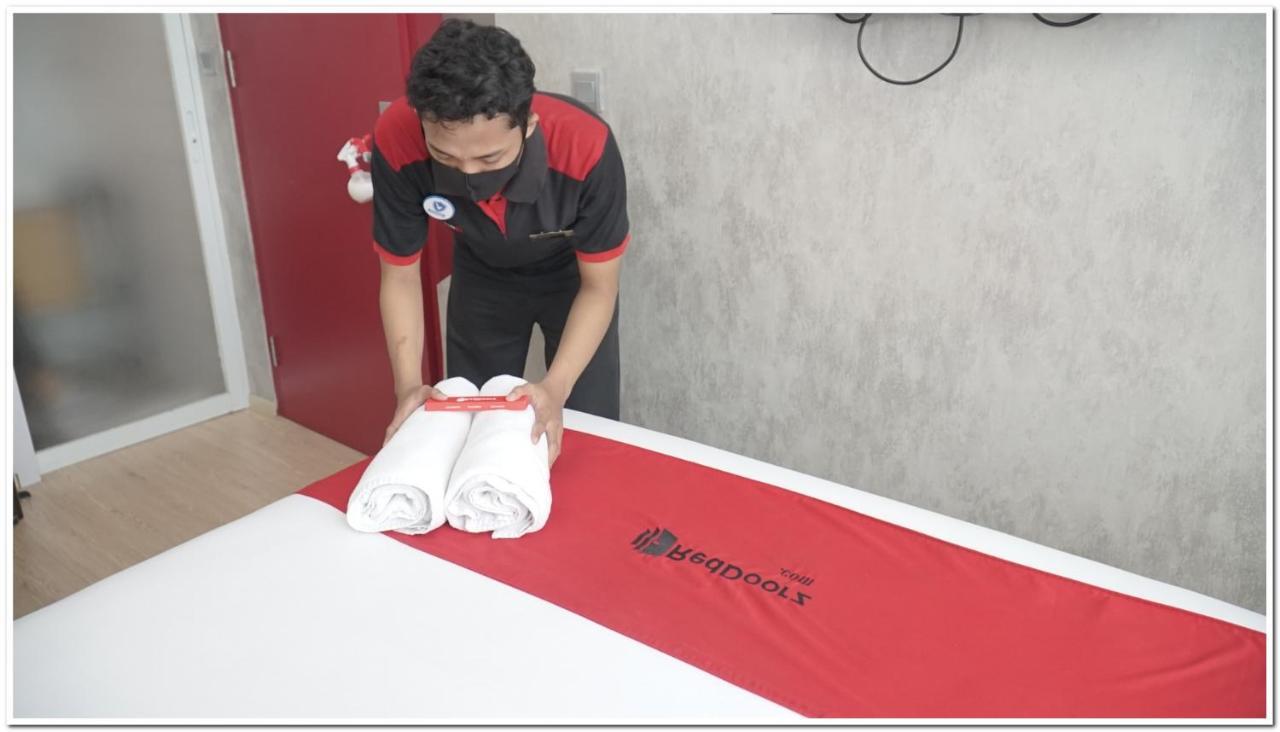 Reddoorz Plus Near Chadstone Mall Bekasi Eksteriør bilde