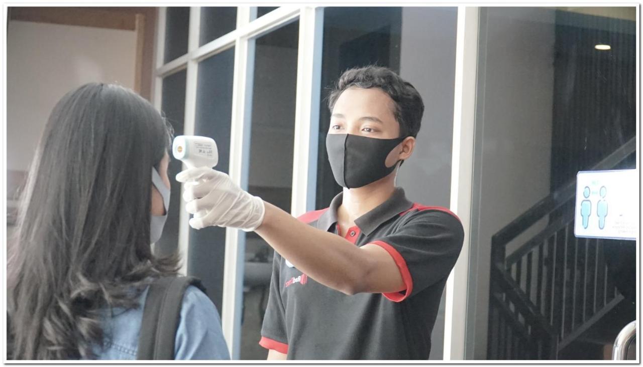 Reddoorz Plus Near Chadstone Mall Bekasi Eksteriør bilde