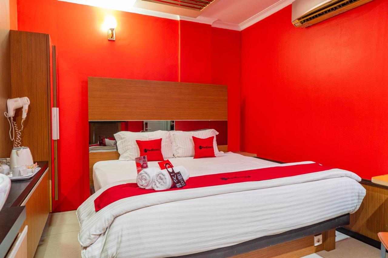 Reddoorz Plus Near Chadstone Mall Bekasi Eksteriør bilde