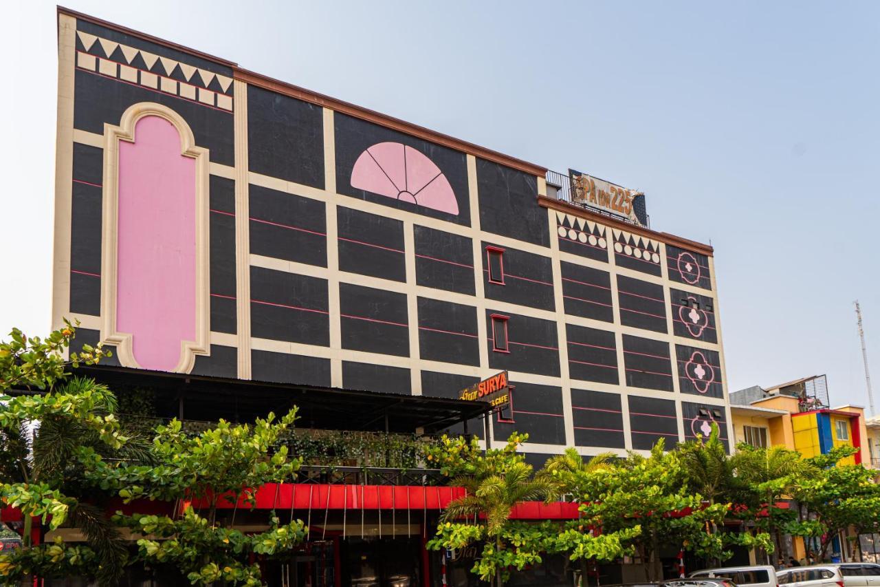 Reddoorz Plus Near Chadstone Mall Bekasi Eksteriør bilde